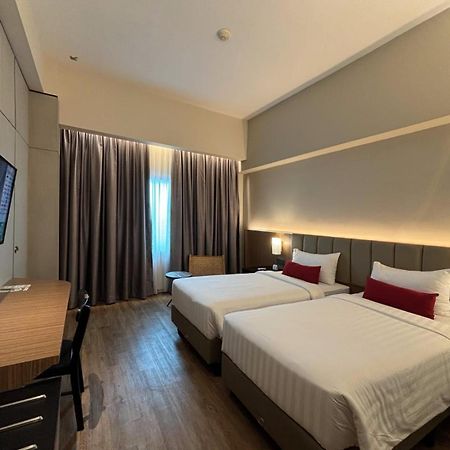 Grand Zuri Pekanbaru Exterior photo