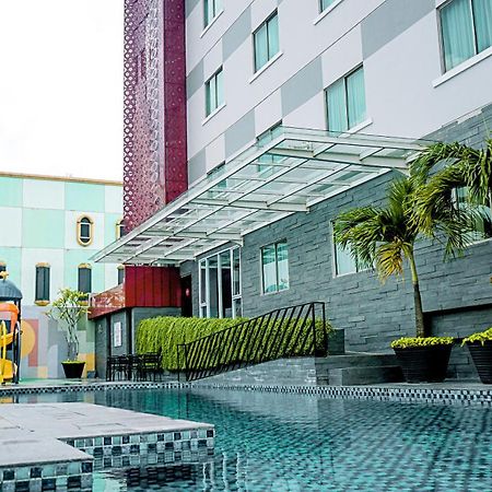 Grand Zuri Pekanbaru Exterior photo