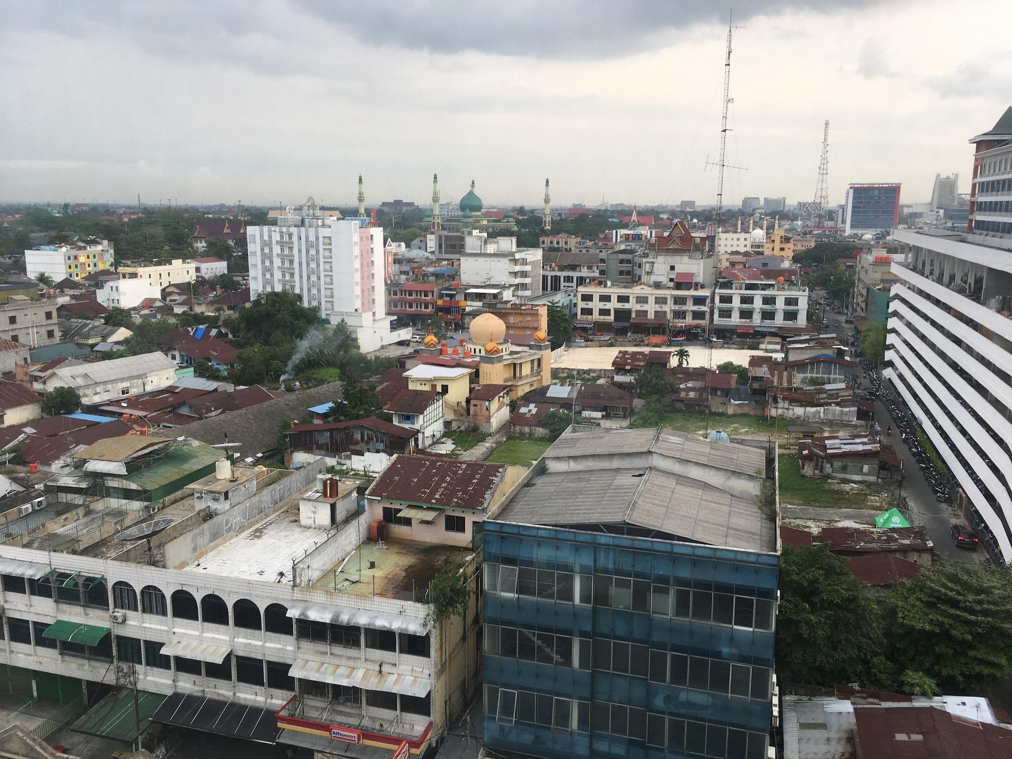 Grand Zuri Pekanbaru Exterior photo