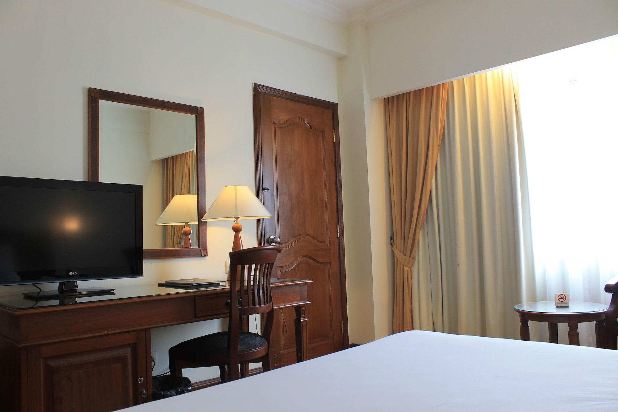Grand Zuri Pekanbaru Exterior photo