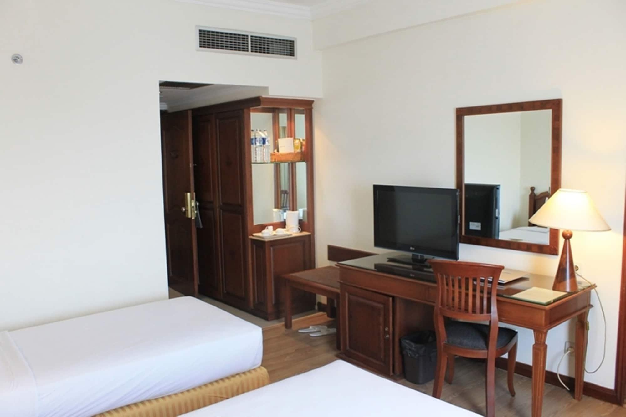 Grand Zuri Pekanbaru Exterior photo