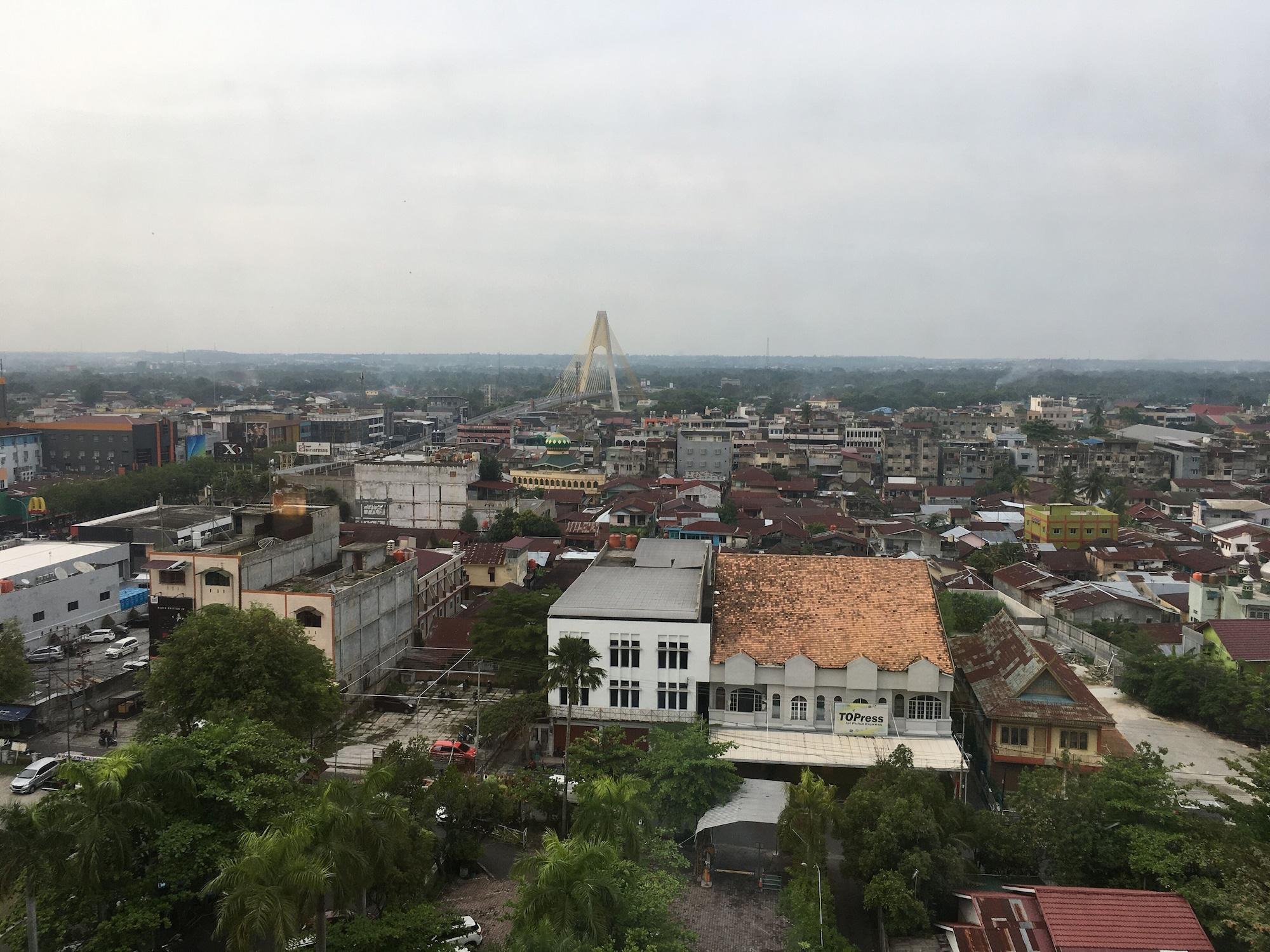 Grand Zuri Pekanbaru Exterior photo
