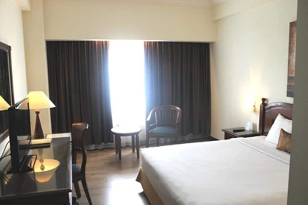 Grand Zuri Pekanbaru Exterior photo