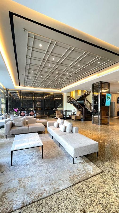 Grand Zuri Pekanbaru Exterior photo