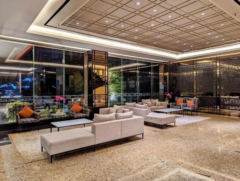Grand Zuri Pekanbaru Exterior photo