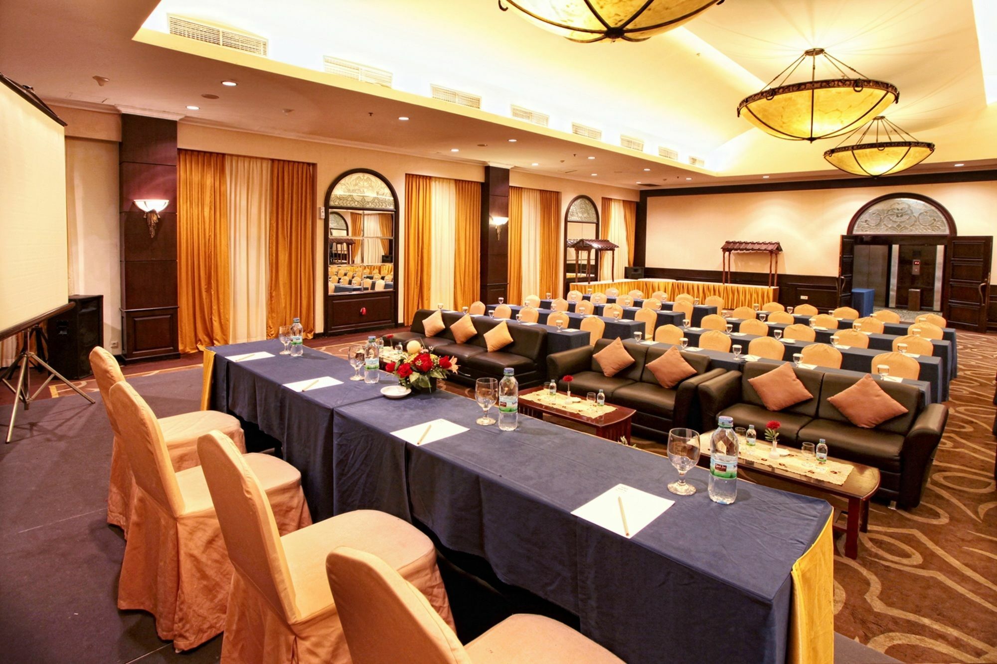Grand Zuri Pekanbaru Exterior photo